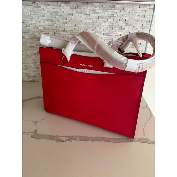 New Michael Kors Jet Set Travel Large Saffiano Bright Red Leather Pocket Tote - Picture 5 of 7